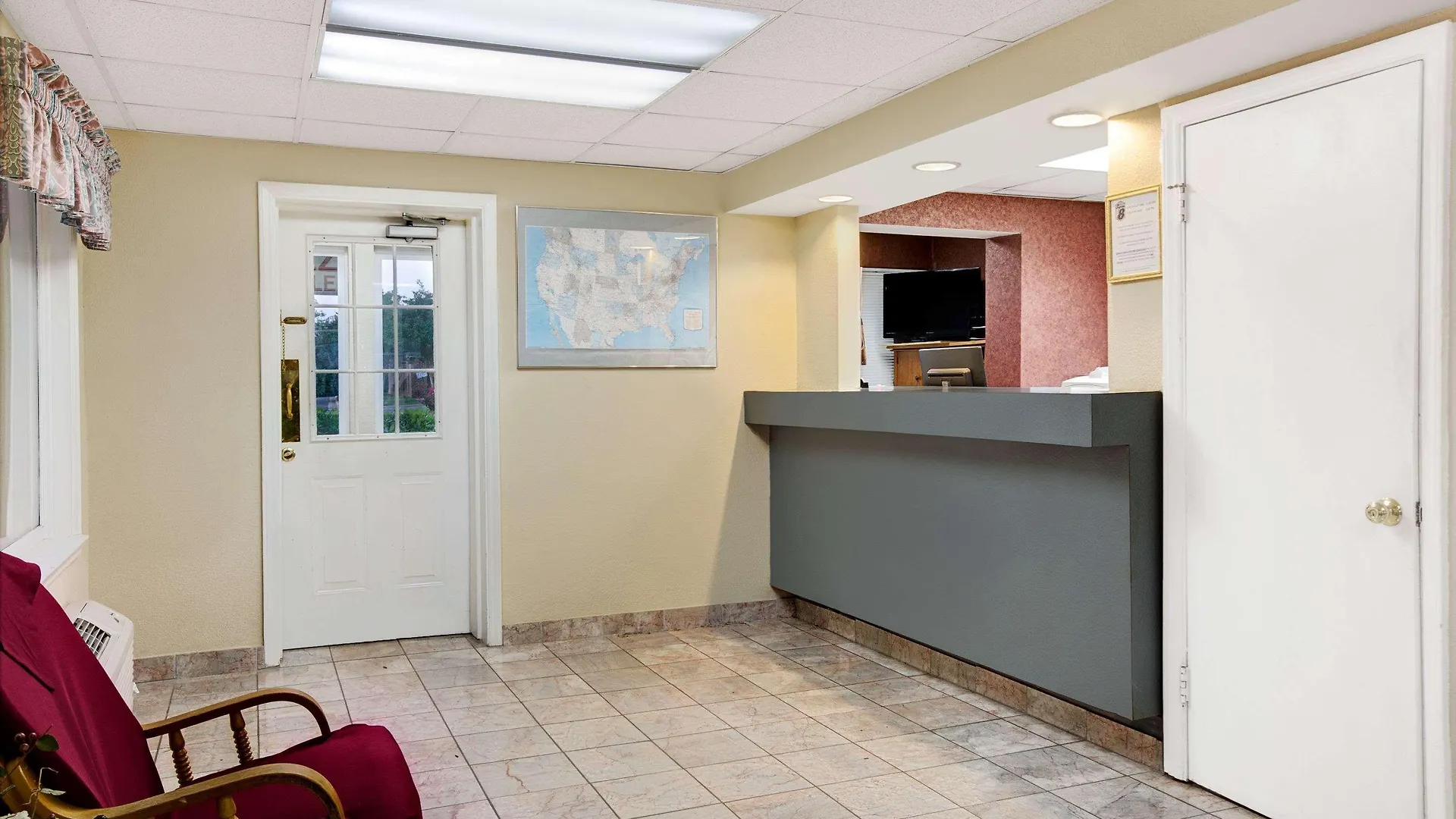 Super 8 By Wyndham Charlotte Downtown Area Motel