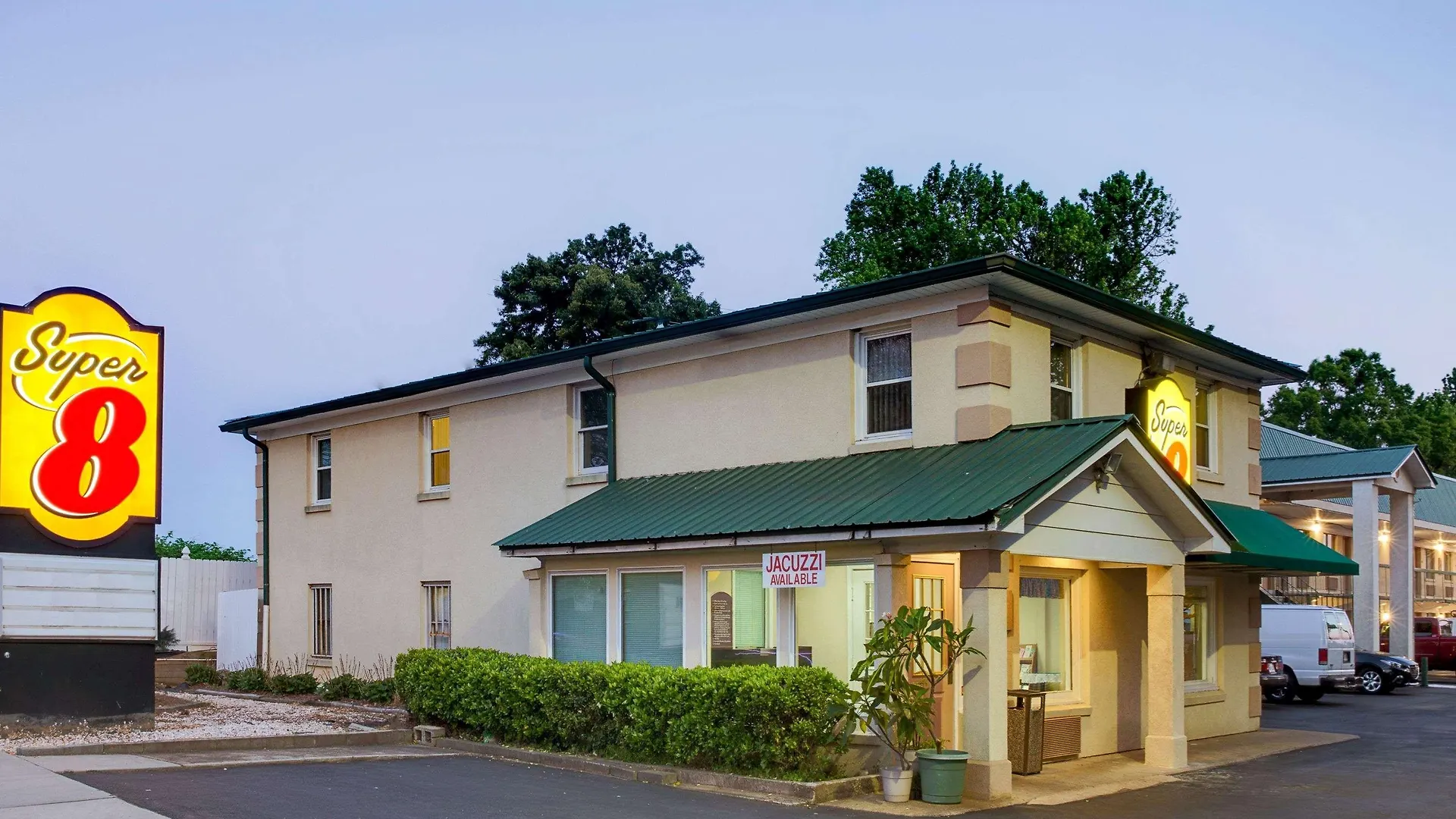 Super 8 By Wyndham Charlotte Downtown Area Motel