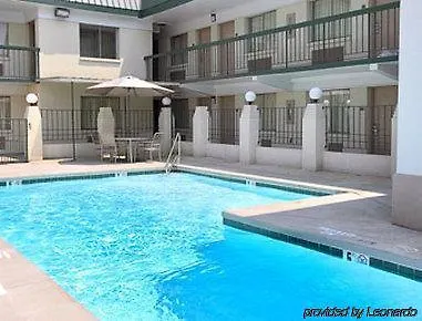 Super 8 By Wyndham Charlotte Downtown Area Motel