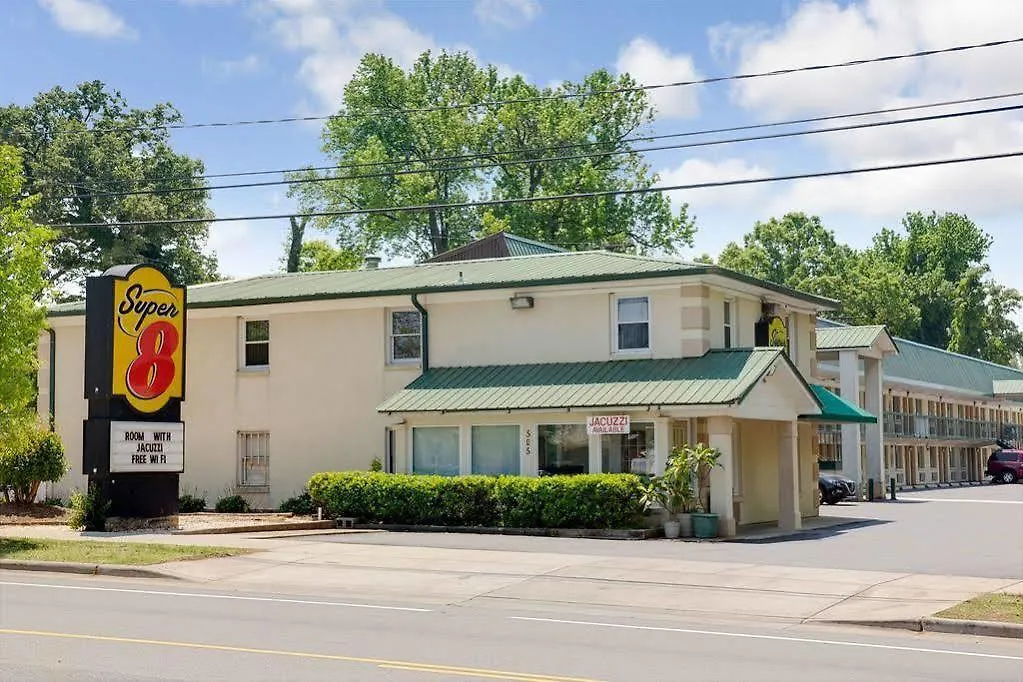 Super 8 By Wyndham Charlotte Downtown Area Motel